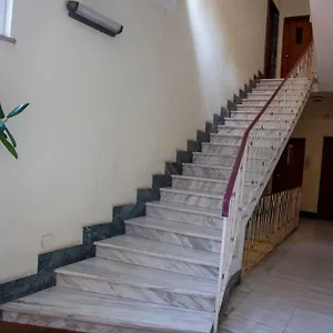  Appartamento Modern And Stylish Flat Next To Metro Italia